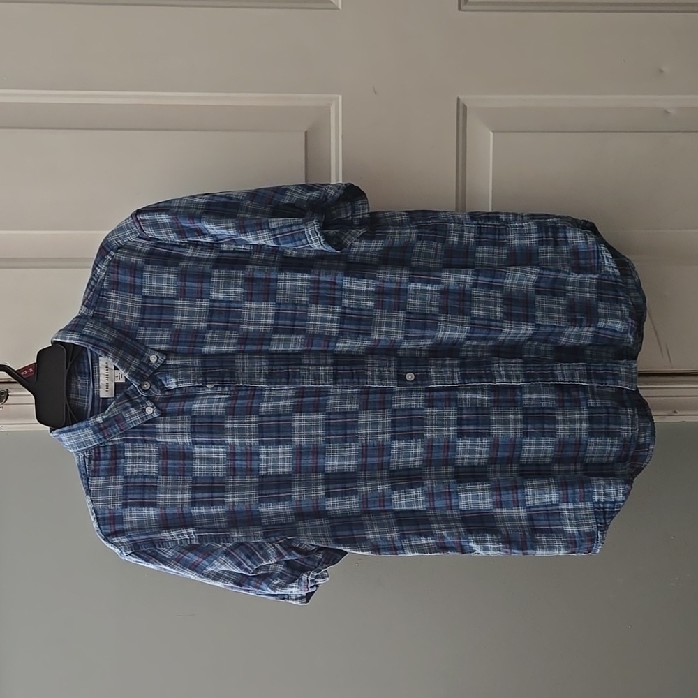 mens short sleeve plaid button down. L